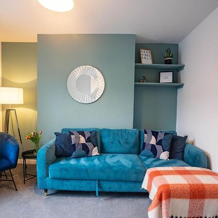 The Becket - Three Bedroom City Centre House With Parking 캔터베리 외부 사진