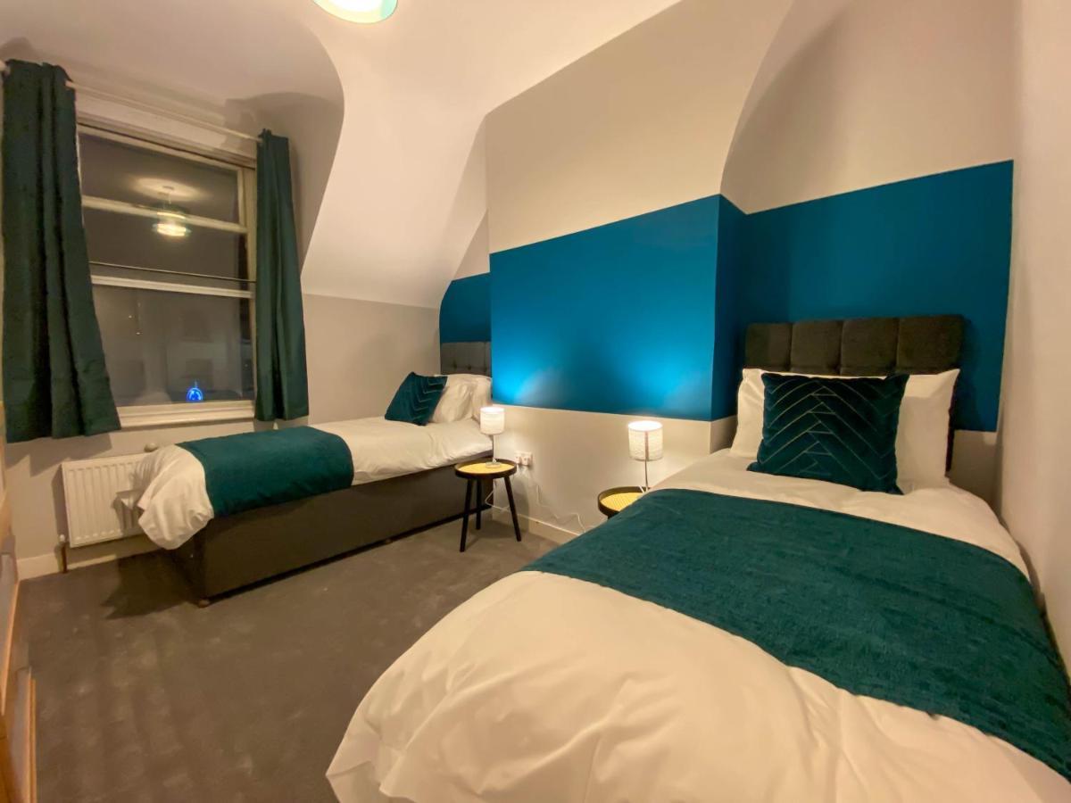 The Becket - Three Bedroom City Centre House With Parking 캔터베리 외부 사진