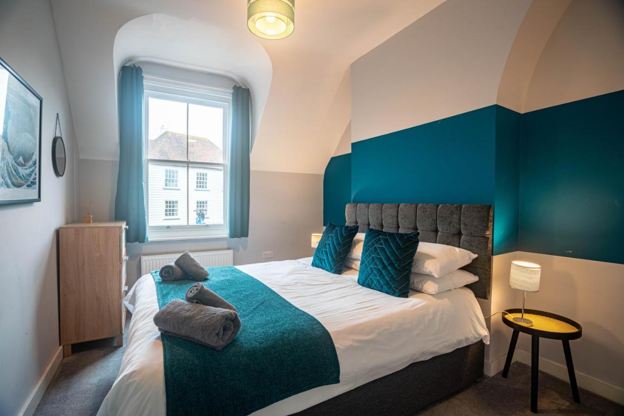 The Becket - Three Bedroom City Centre House With Parking 캔터베리 외부 사진