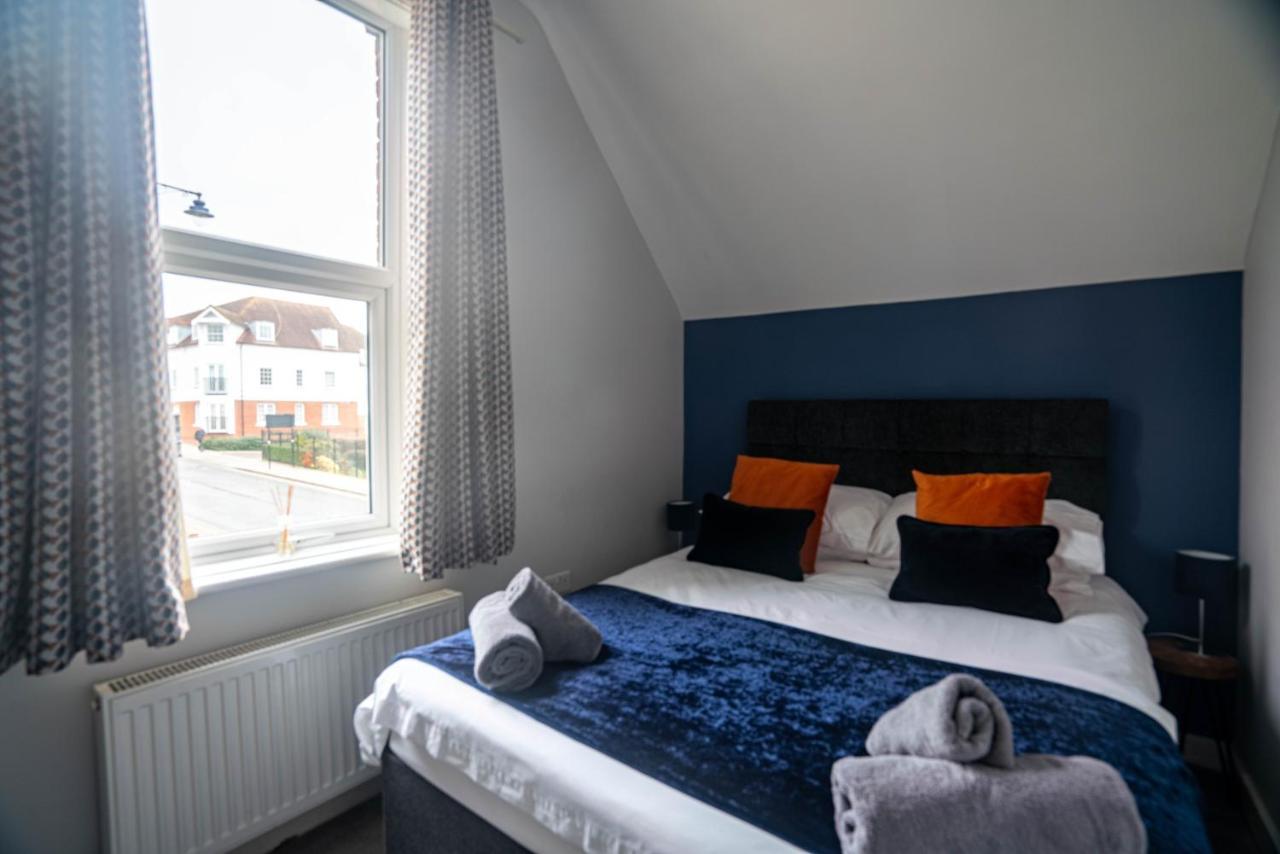 The Becket - Three Bedroom City Centre House With Parking 캔터베리 외부 사진